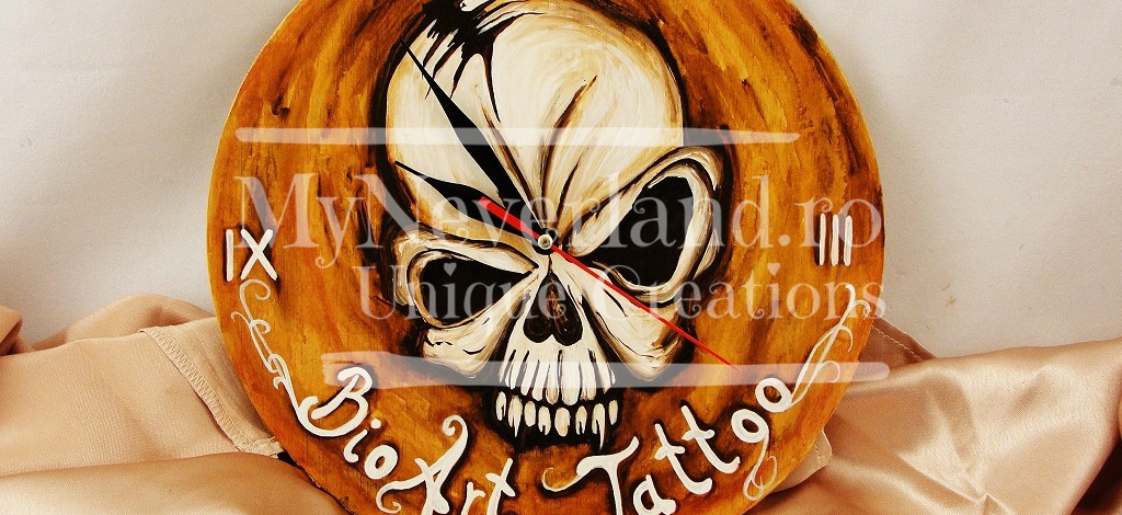 Ceas de perete "BioArt Tattoo"