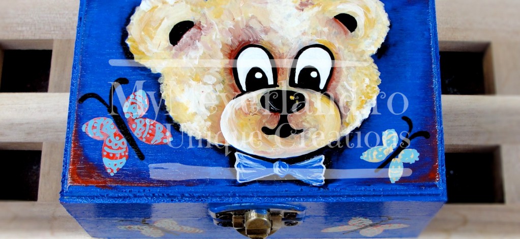 Cutie de lemn pictata "Fluffy Bear"