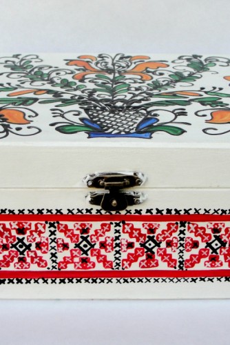 Cutie pentru bijuterii "Red Traditional Designs"